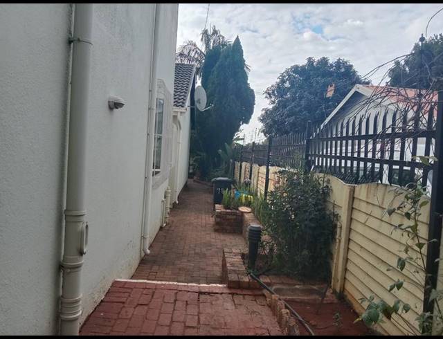 5 BEDROOM HOUSE FOR SALE IN DORANDIA